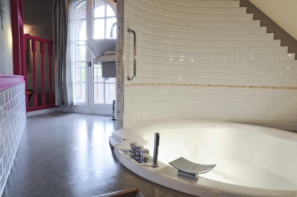 Chateau Le Clos Verneuil d'Avre et d'Iton Eksteriør bilde